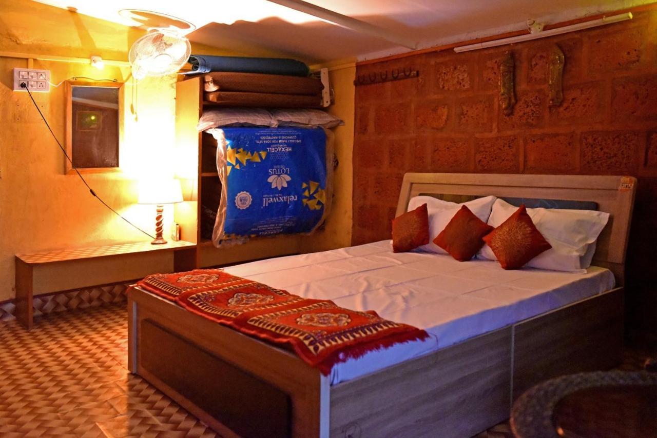 Turtle Beach House Vengurla Екстериор снимка